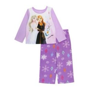 Macy’s NWT Frozen 2
Frozen Big Girls 2 Top and Pajama, 2 Piece Set size 10 girls
